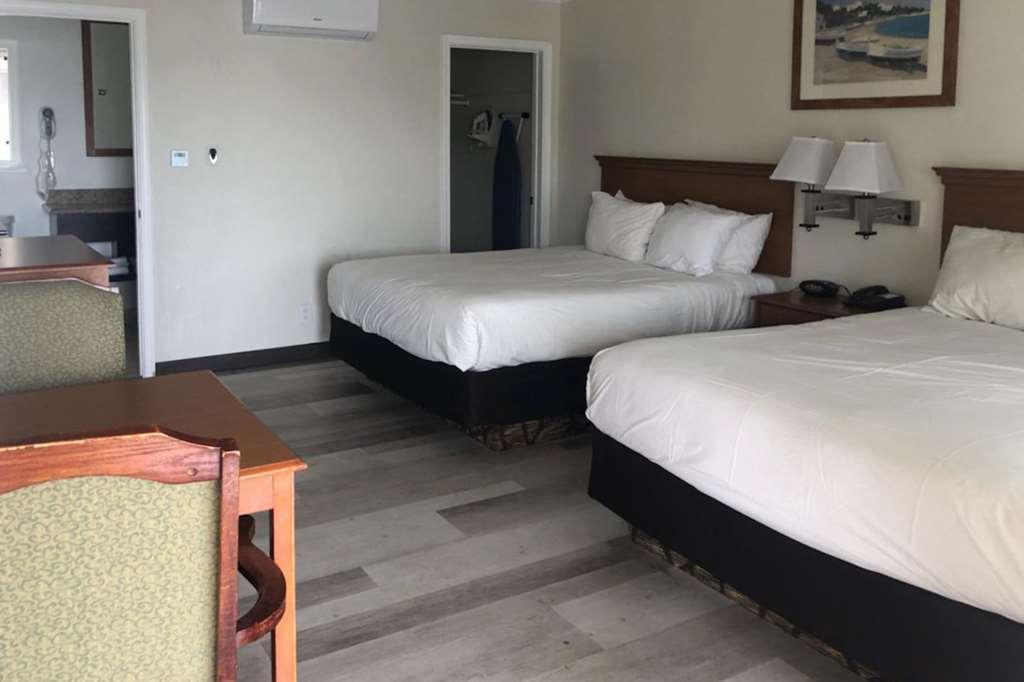 Rodeway At Hotel 3*
