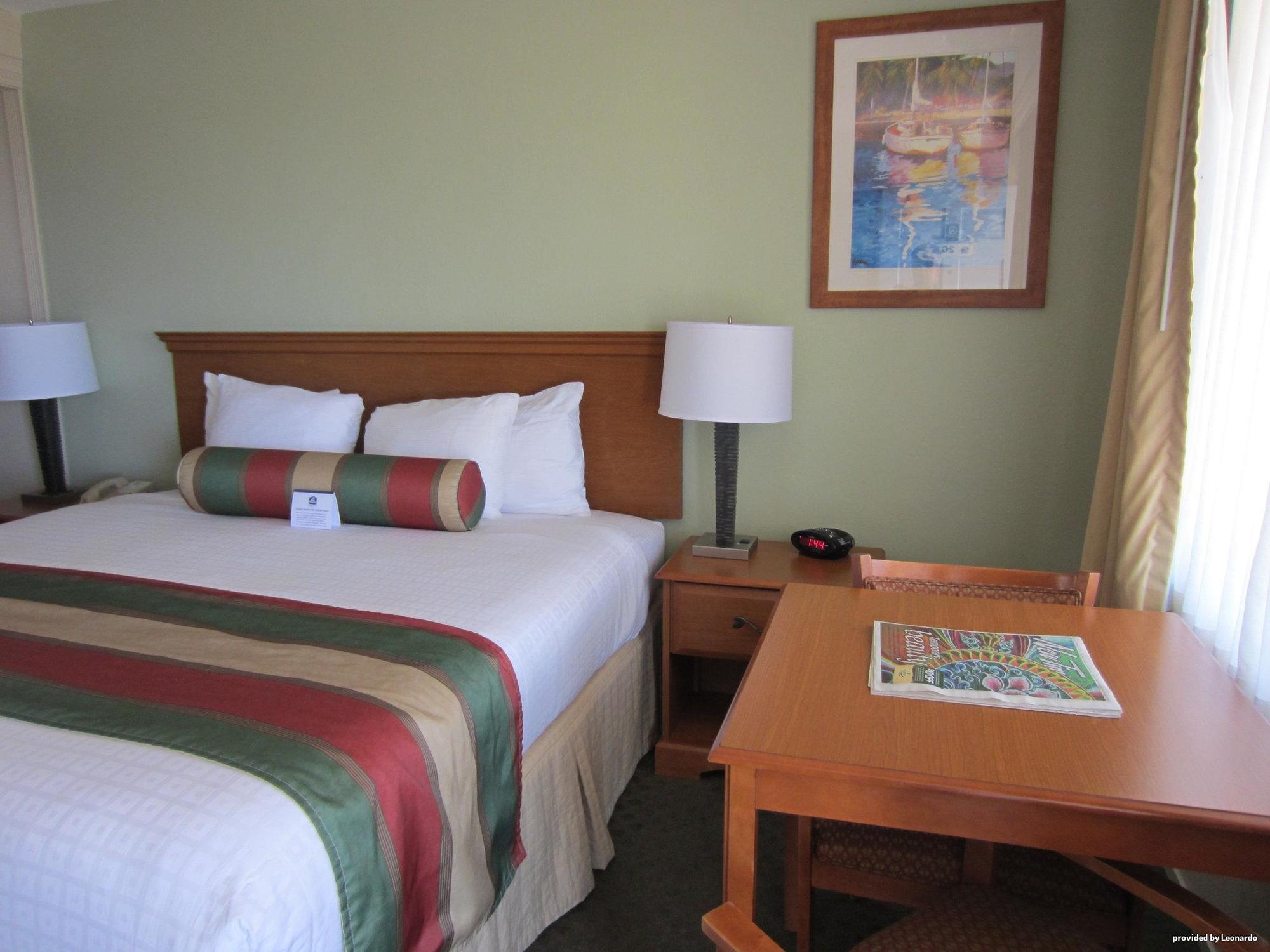 Rodeway At Hotel 3*