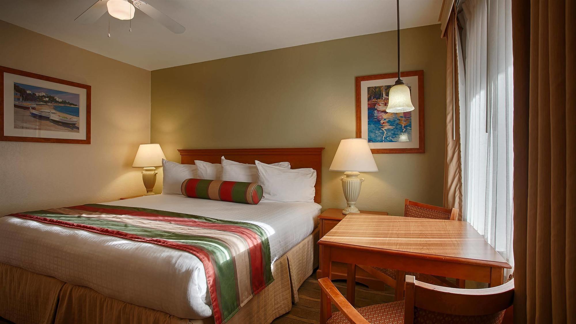 Rodeway At Hotel 3*